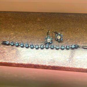 Sabika flower earrings